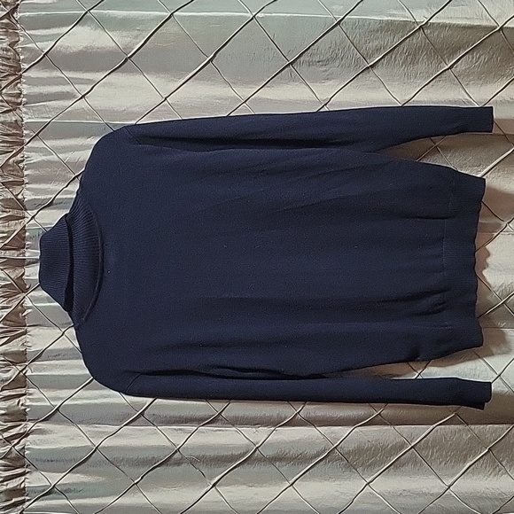 EUC- Calvin Klein Classic Turtleneck - Picture 4 of 6
